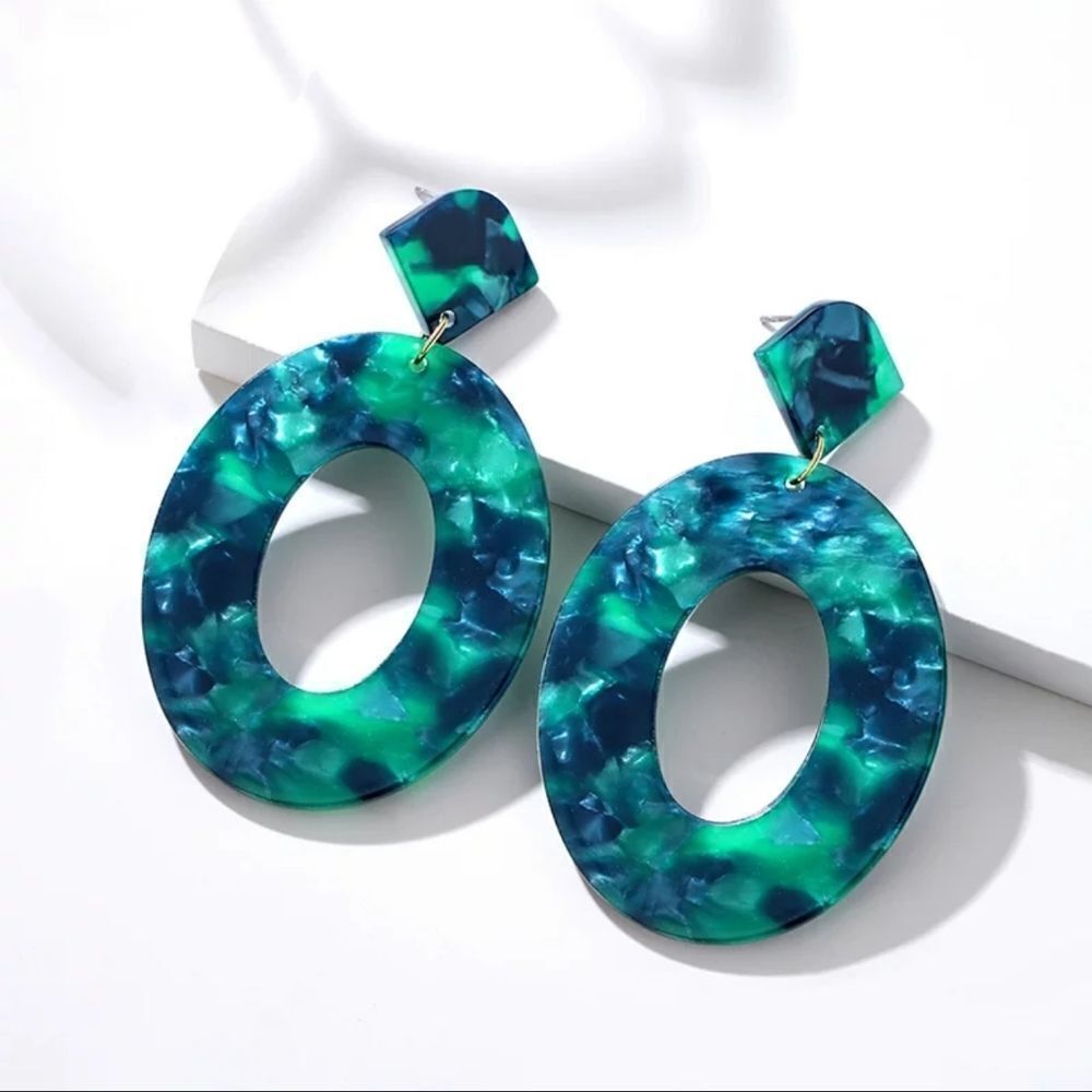 BaubleBar Emerald Green Oval Earrings - Picture 7 of 8